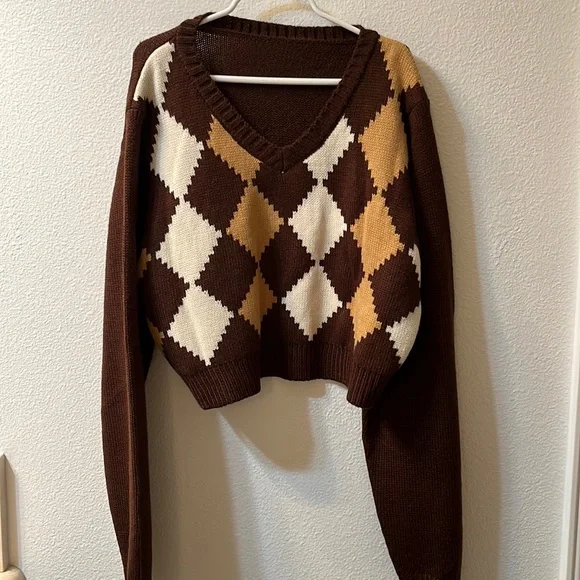 SHEIN Sweaters Shein Brown Argyle Pattern Crop Sweater Never